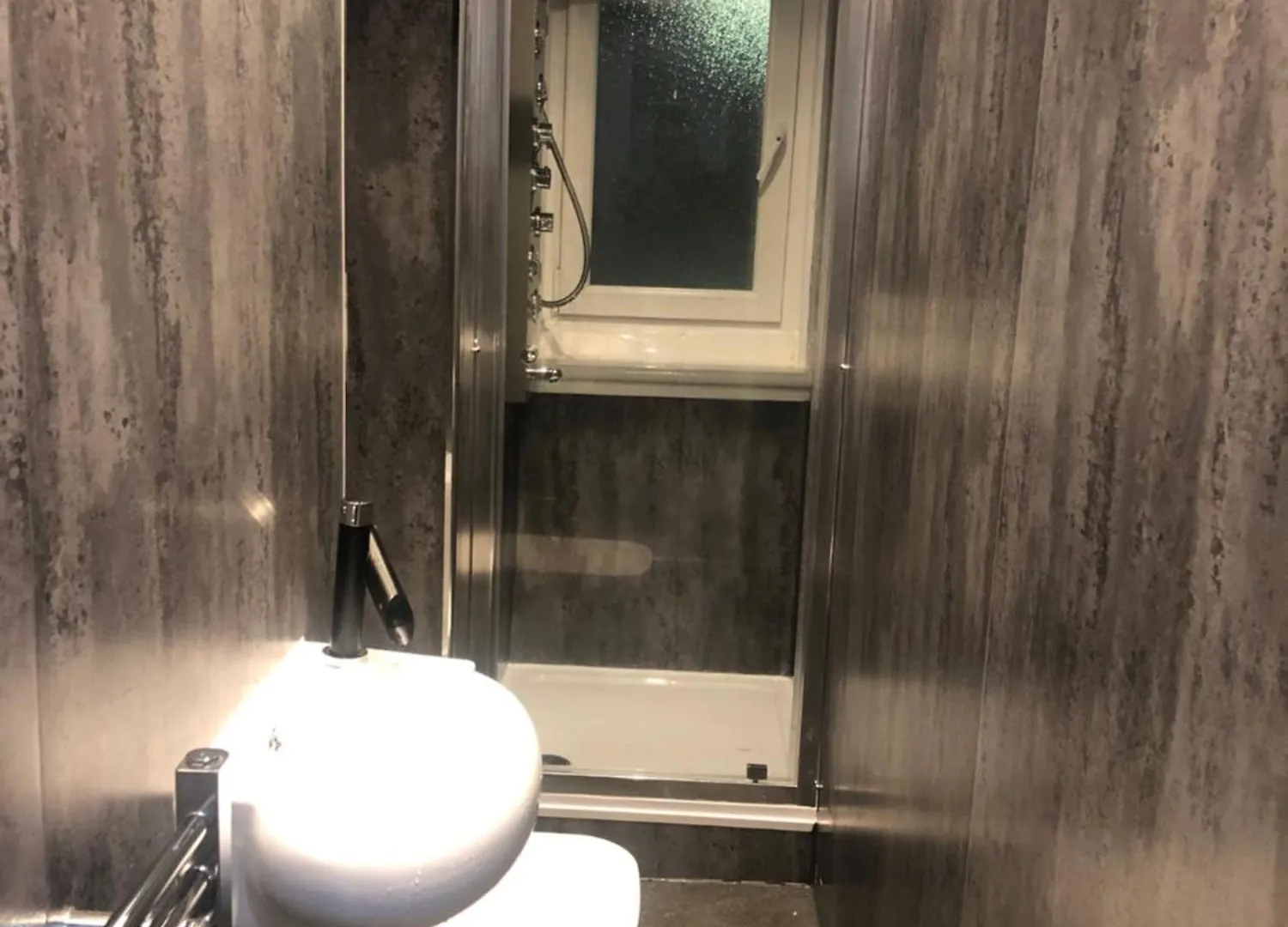 Cozy Apartment By Holyrood Park And Palace 0*, Edinburgh