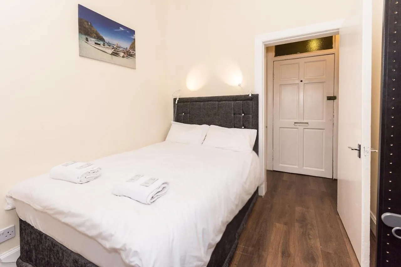 Cozy Apartment By Holyrood Park And Palace