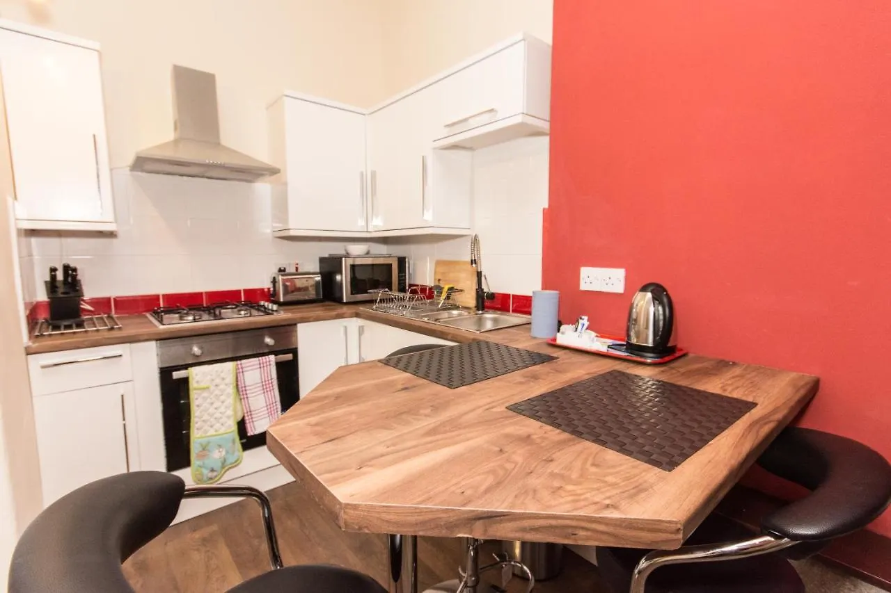 Cozy Apartment By Holyrood Park And Palace  Edinburg